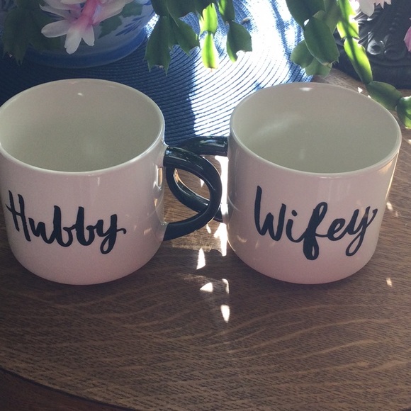 🌿NWOT🌿Set of 2 Hubby & Wifey Mugs🌿 - Picture 1 of 9